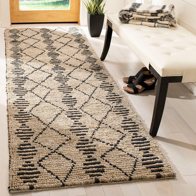 Safavieh Bohemian Boh703Z Beige / Black Rugs.