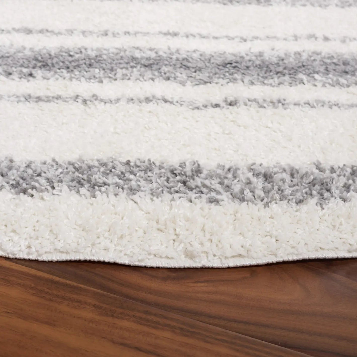 Safavieh Border & Stripe Shag 200 6'-7" x 6'-7" Rug in Ivory / Grey