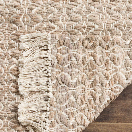 Safavieh Boston Bos708A Beige / Ivory Rugs.