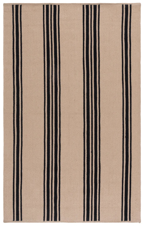 Safavieh Braided 800 4'-0" x 6'-0" Rug in Natural / Black