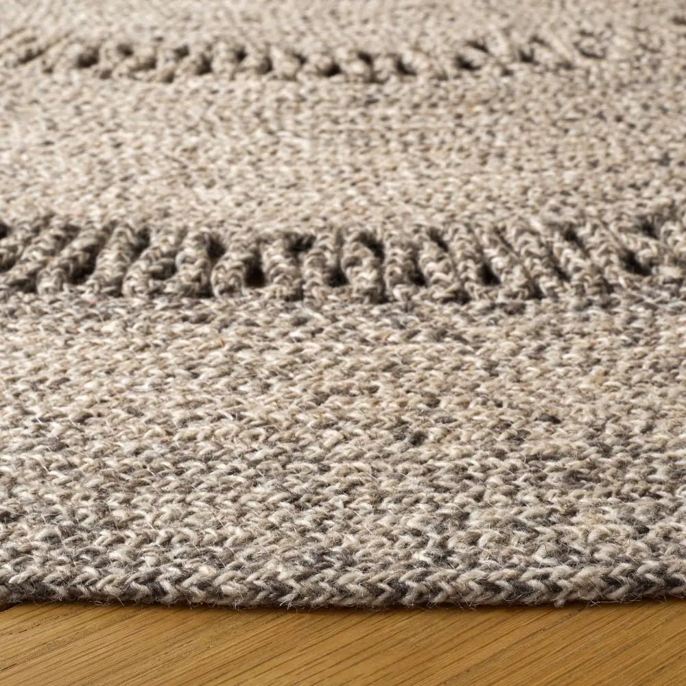Safavieh Braided 5'-0" x 5'-0" Rug in Grey / Silver