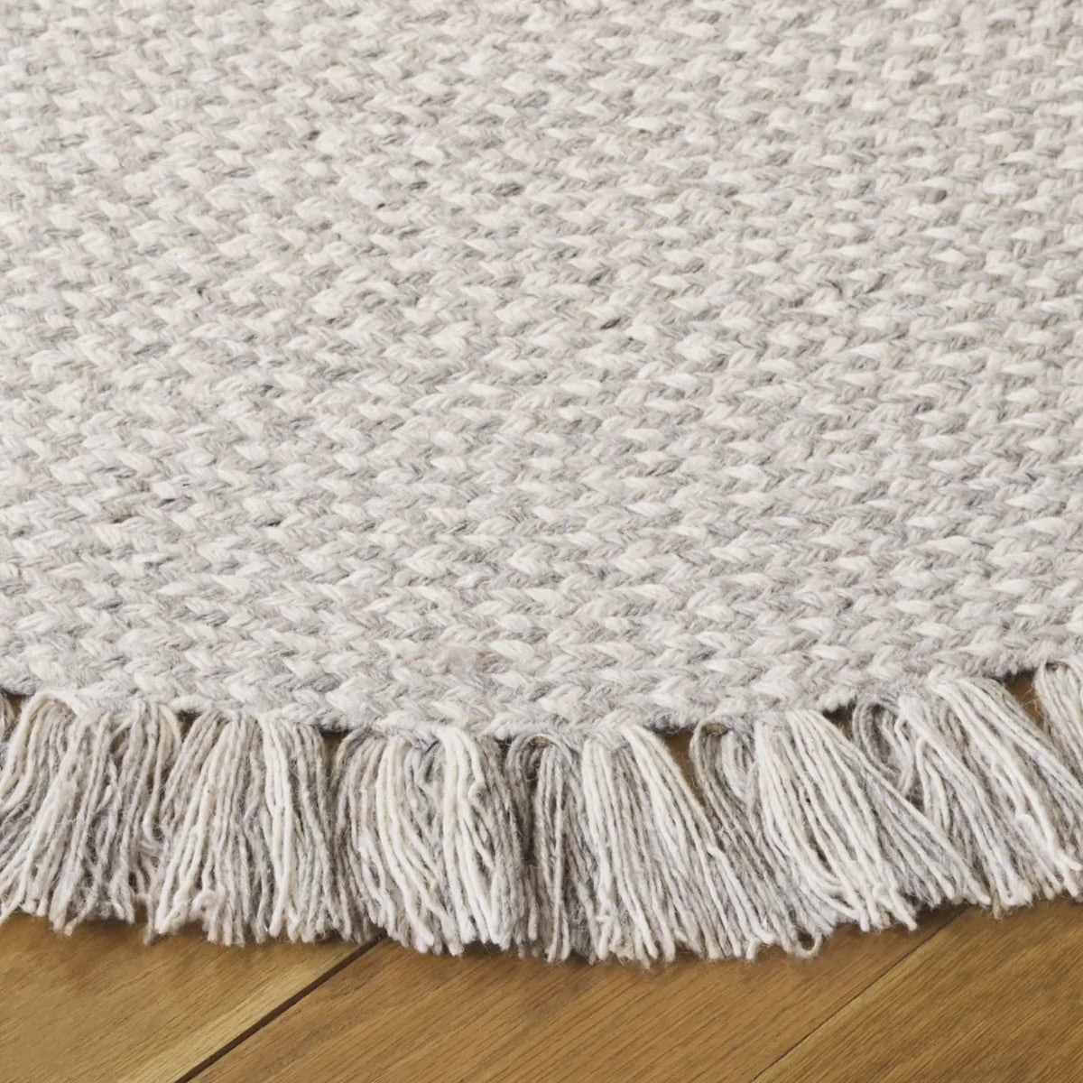 Safavieh Braided 5'-0" x 5'-0" Rug in Grey / Ivory