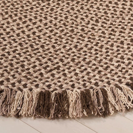 Safavieh Braided 5'-0" x 5'-0" Rug in Brown / Beige