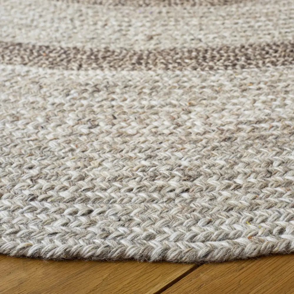 Safavieh Braided 5'-0" x 5'-0" Rug in Silver / Ivory
