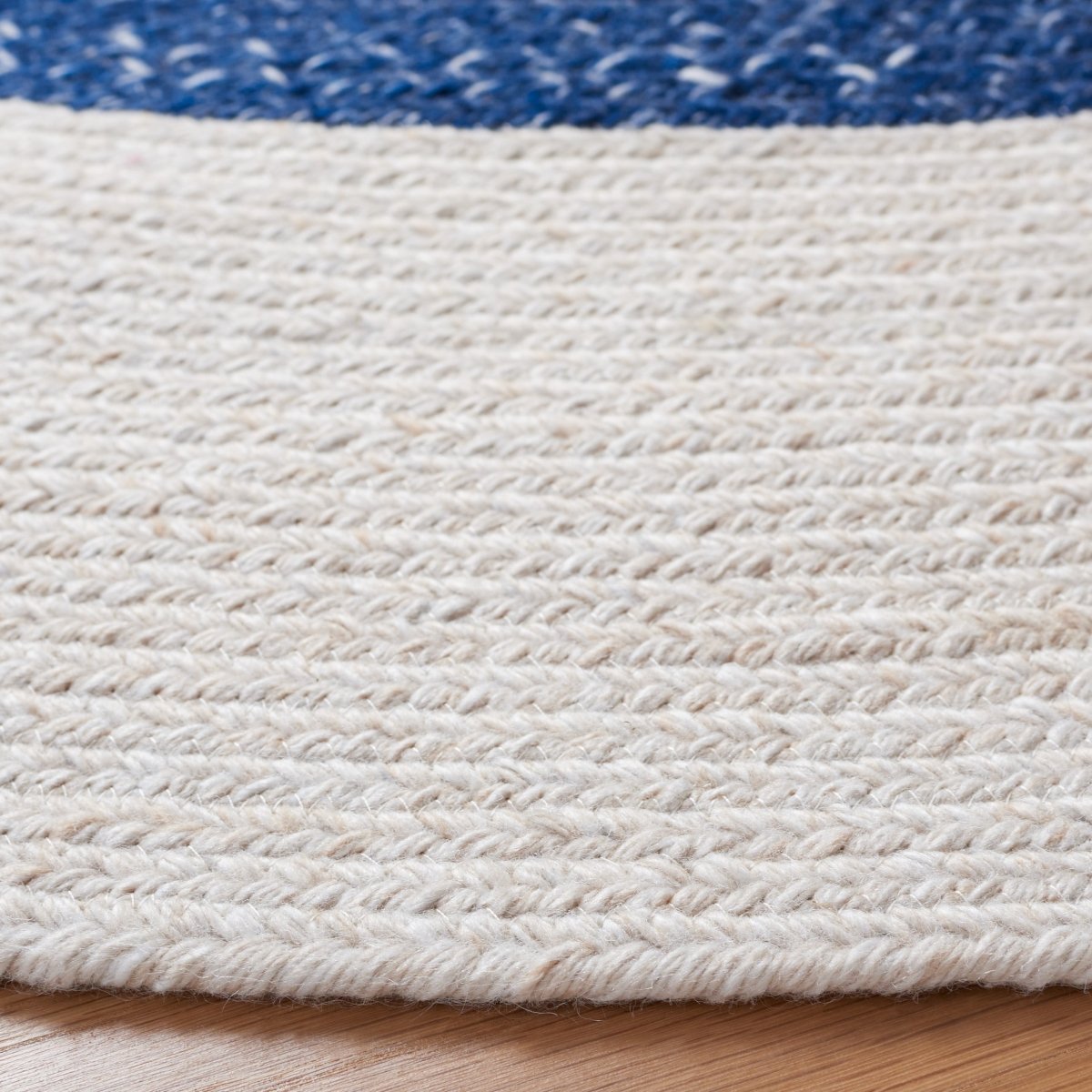 Safavieh Braided Brd803M Navy/Ivory Rug.