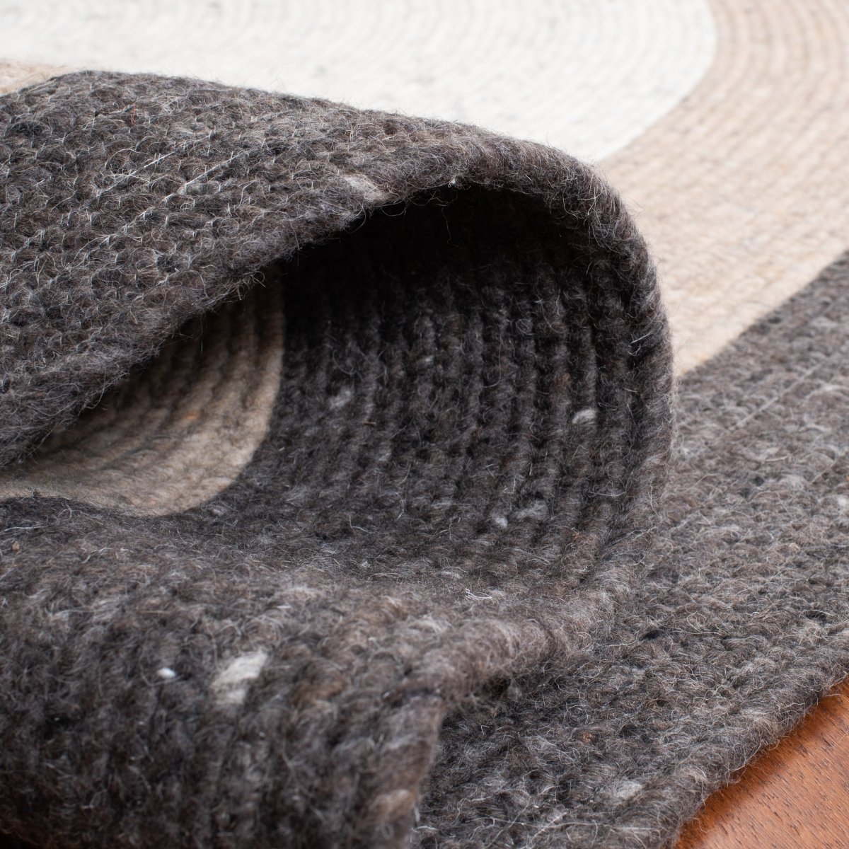 Safavieh Braided Brd903H Charcoal/Ivory Rugs.