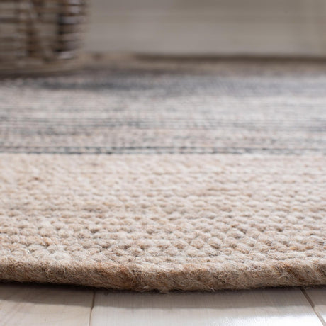 Safavieh Braided Brd904B Beige/Black Rugs.