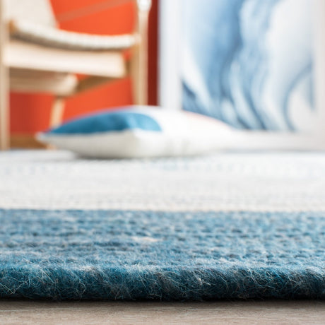 Safavieh Braided Brd904M Teal/Ivory Rugs.