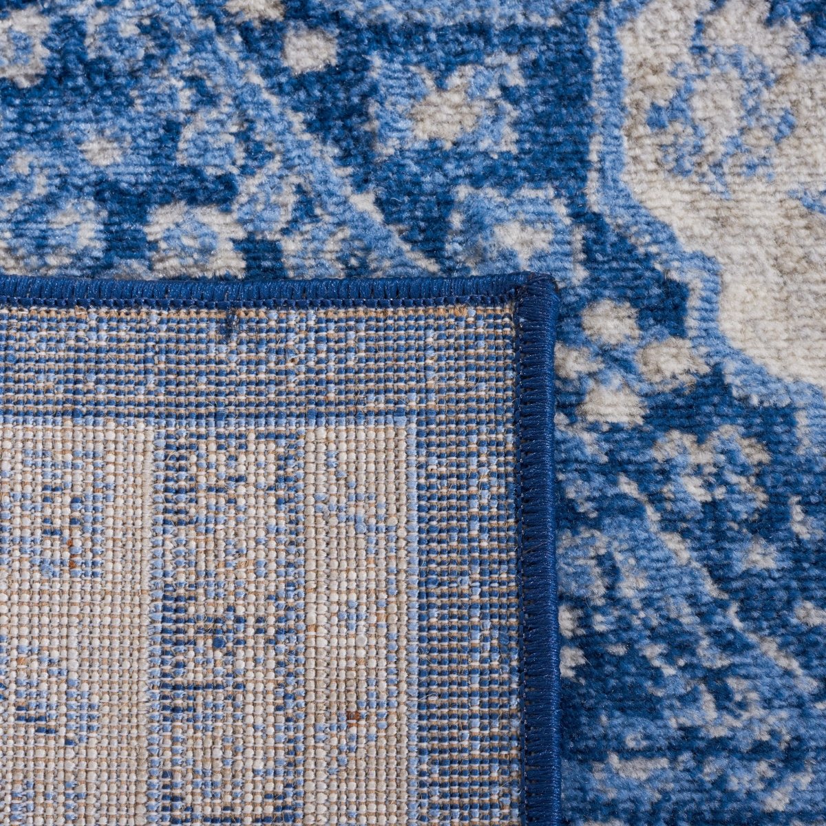 Safavieh Brentwood Bnt800A Ivory/Navy Rug.
