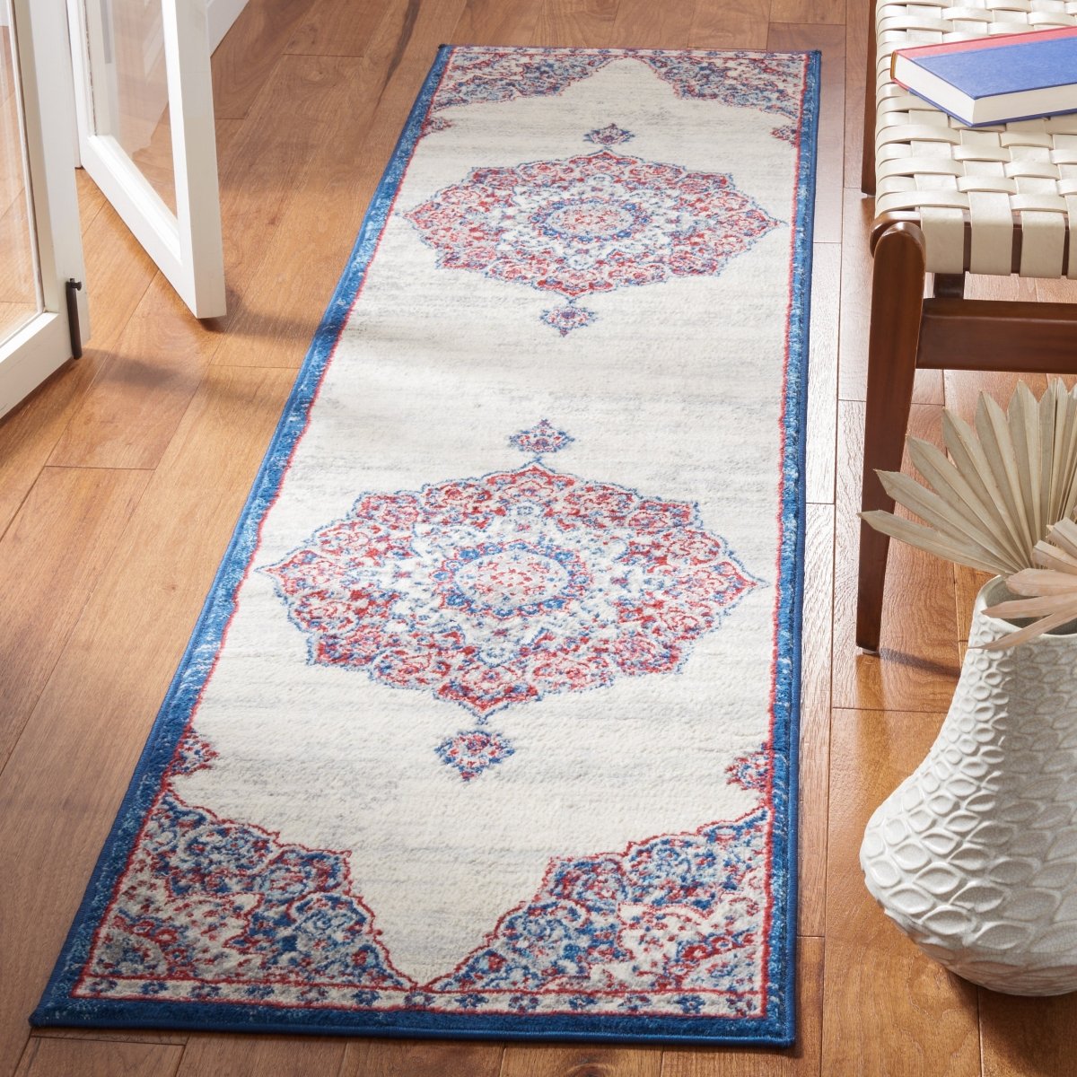 Safavieh Brentwood Bnt802A Ivory/Red Rug.