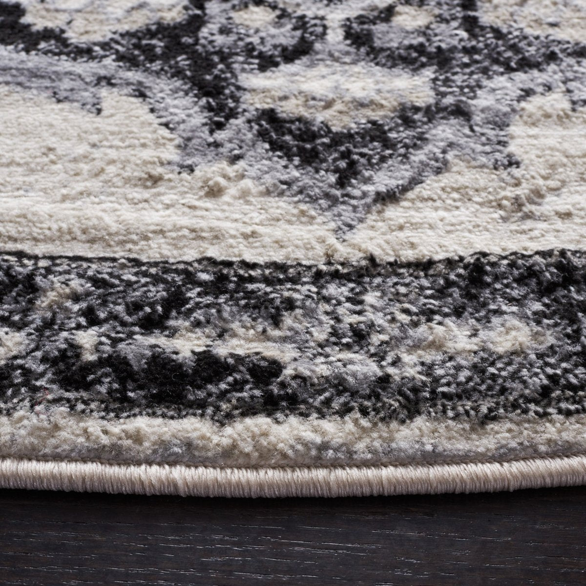 Safavieh Brentwood Bnt802C Ivory/Black Rug.