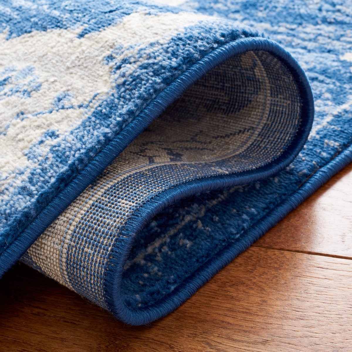 Safavieh Brentwood Bnt802N Navy/Grey Rug.