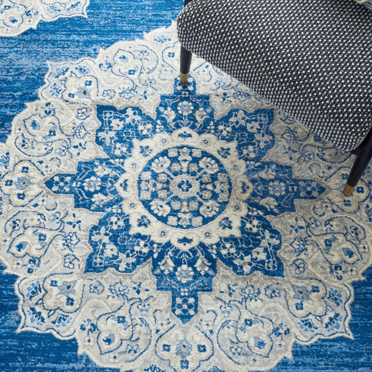 Safavieh Brentwood Bnt802N Navy/Grey Rug.