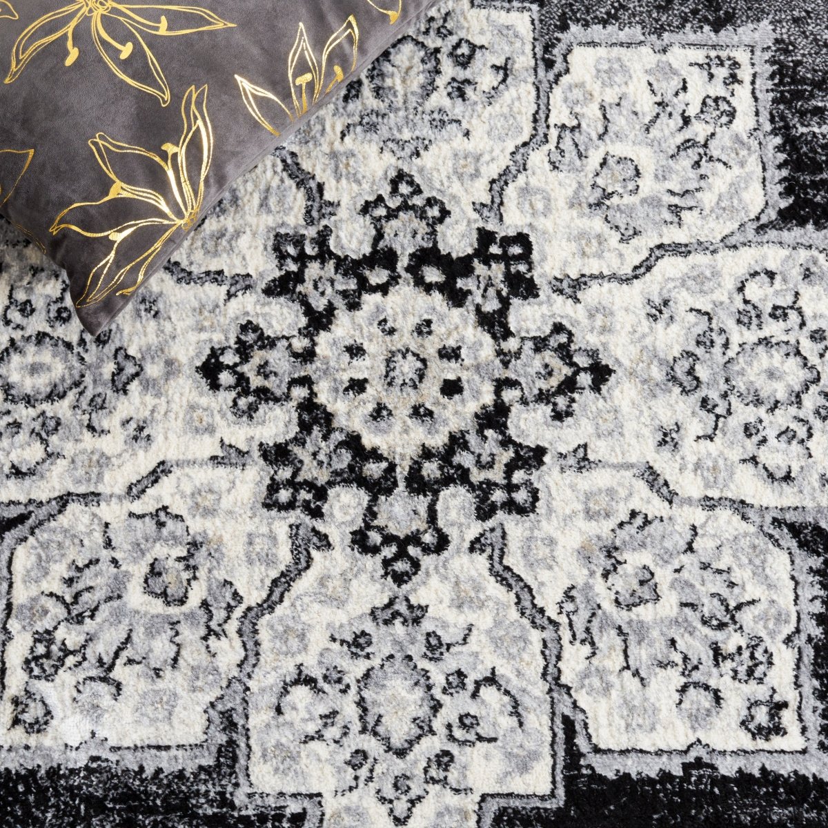 Safavieh Brentwood Bnt847A Ivory/Black Rug.