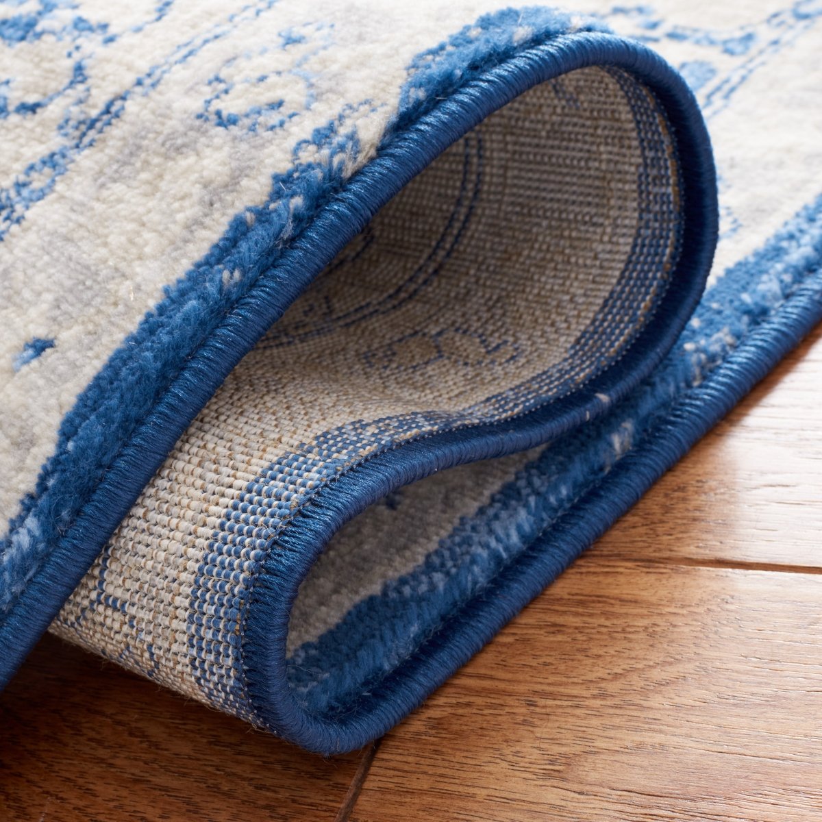 Safavieh Brentwood Bnt851N Navy/Grey Rug.