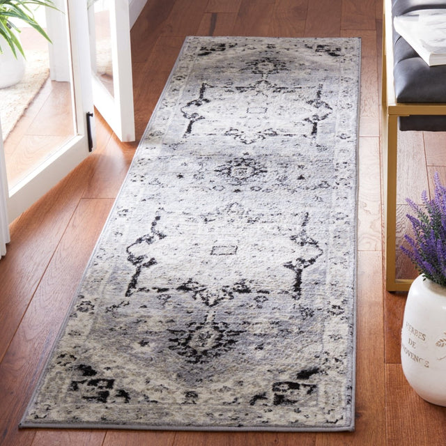 Safavieh Brentwood Bnt852H Silver/Black Rug.