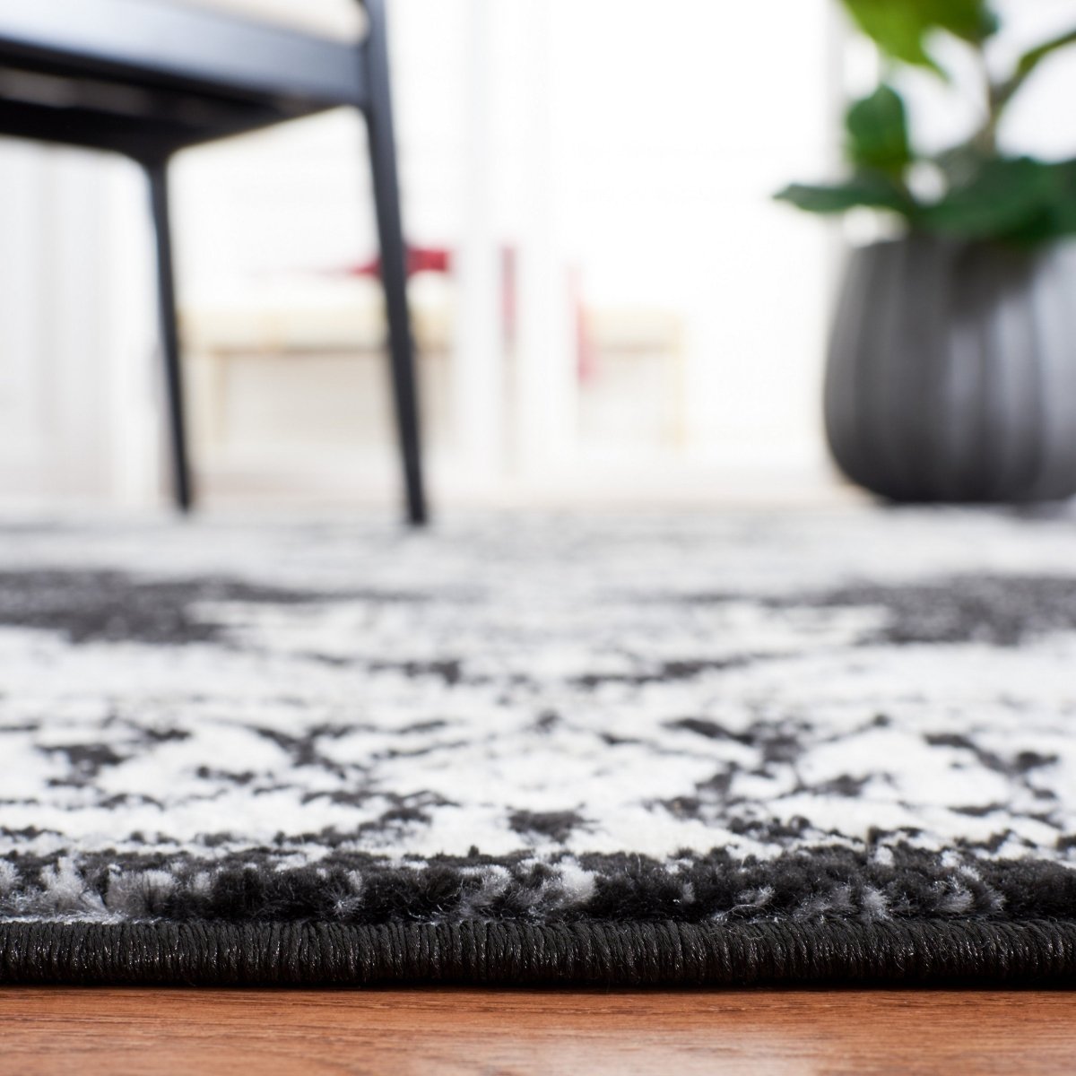 Safavieh Brentwood Bnt861A Ivory/Black Rug.