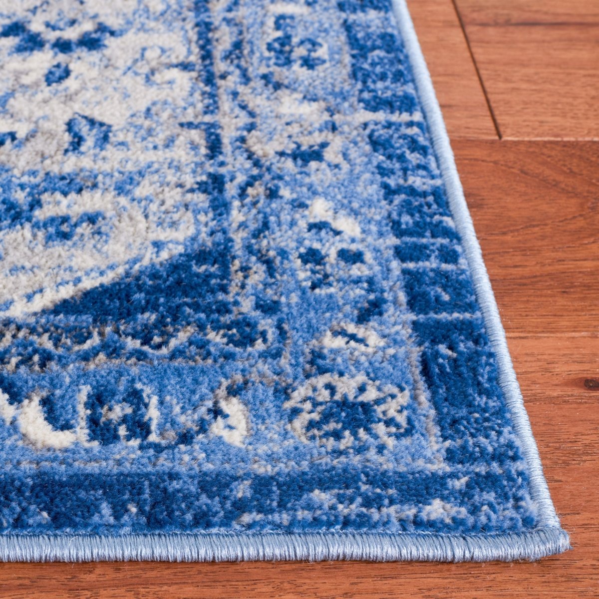 Safavieh Brentwood Bnt885A Ivory/Blue Rug.