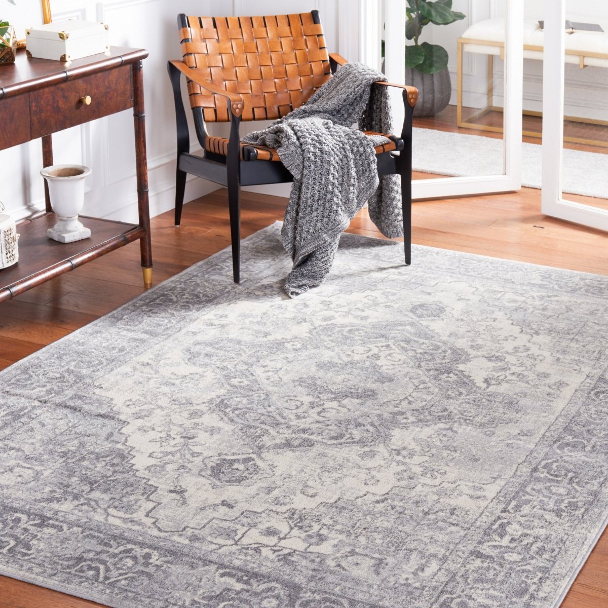 Safavieh Brentwood Bnt888F Grey/Light Grey Rug.