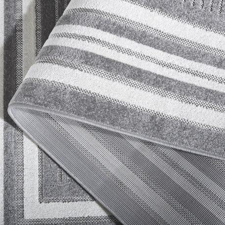 Safavieh Cabana 4'-5" x 6'-5" Rug in Grey / Ivory