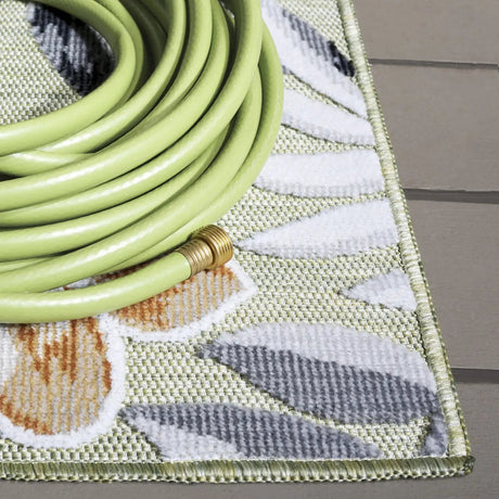 Safavieh Cabana 4'-0" x 6'-0" Rug in Olive / Grey