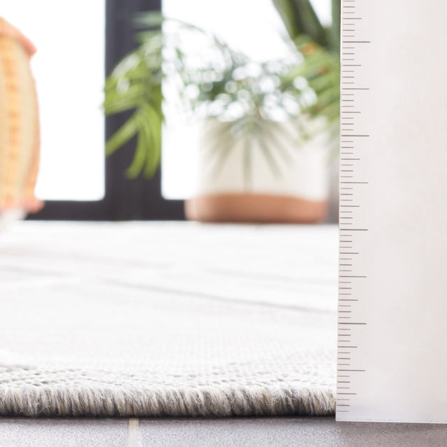 Safavieh Cabana Cbn416F Ivory/Grey Rug.