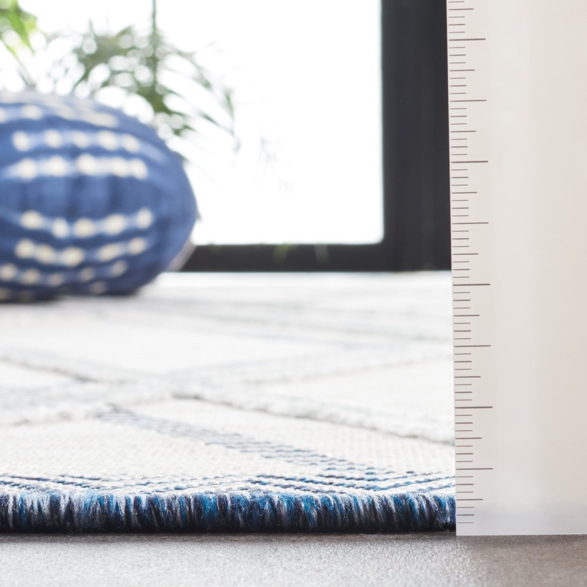 Safavieh Cabana Cbn416N Ivory/Navy Rug.