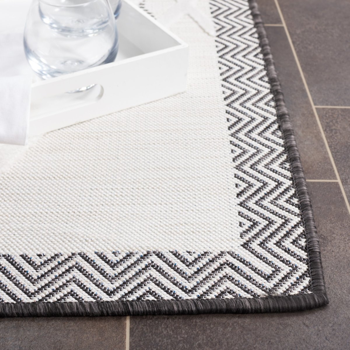 Safavieh Cabana Cbn416Z Ivory/Black Rug.