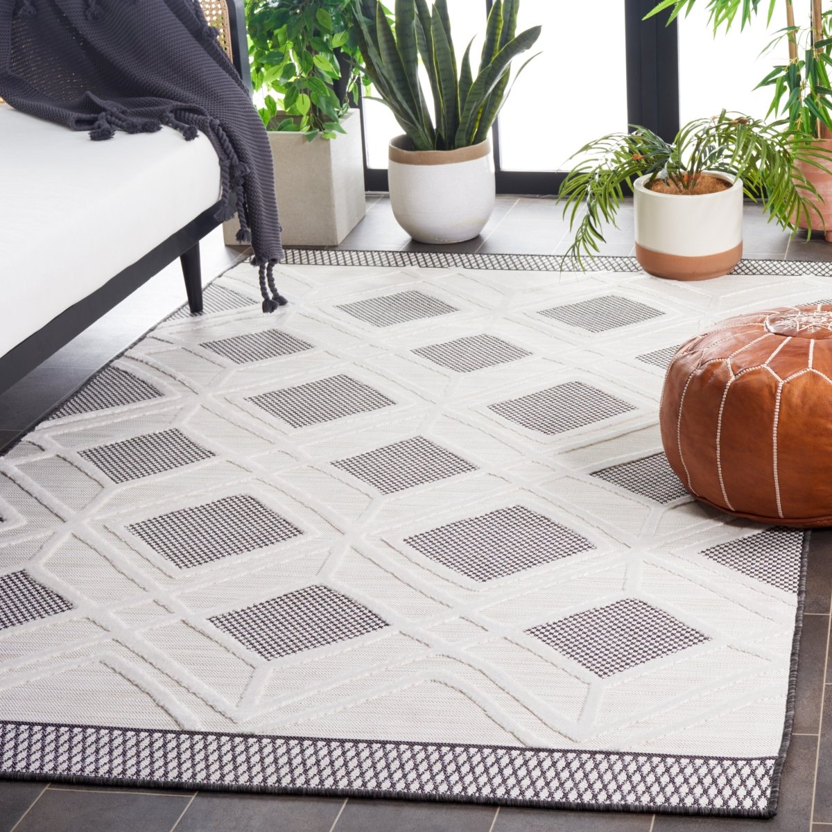 Safavieh Cabana Cbn420Z Ivory/Black Rug.
