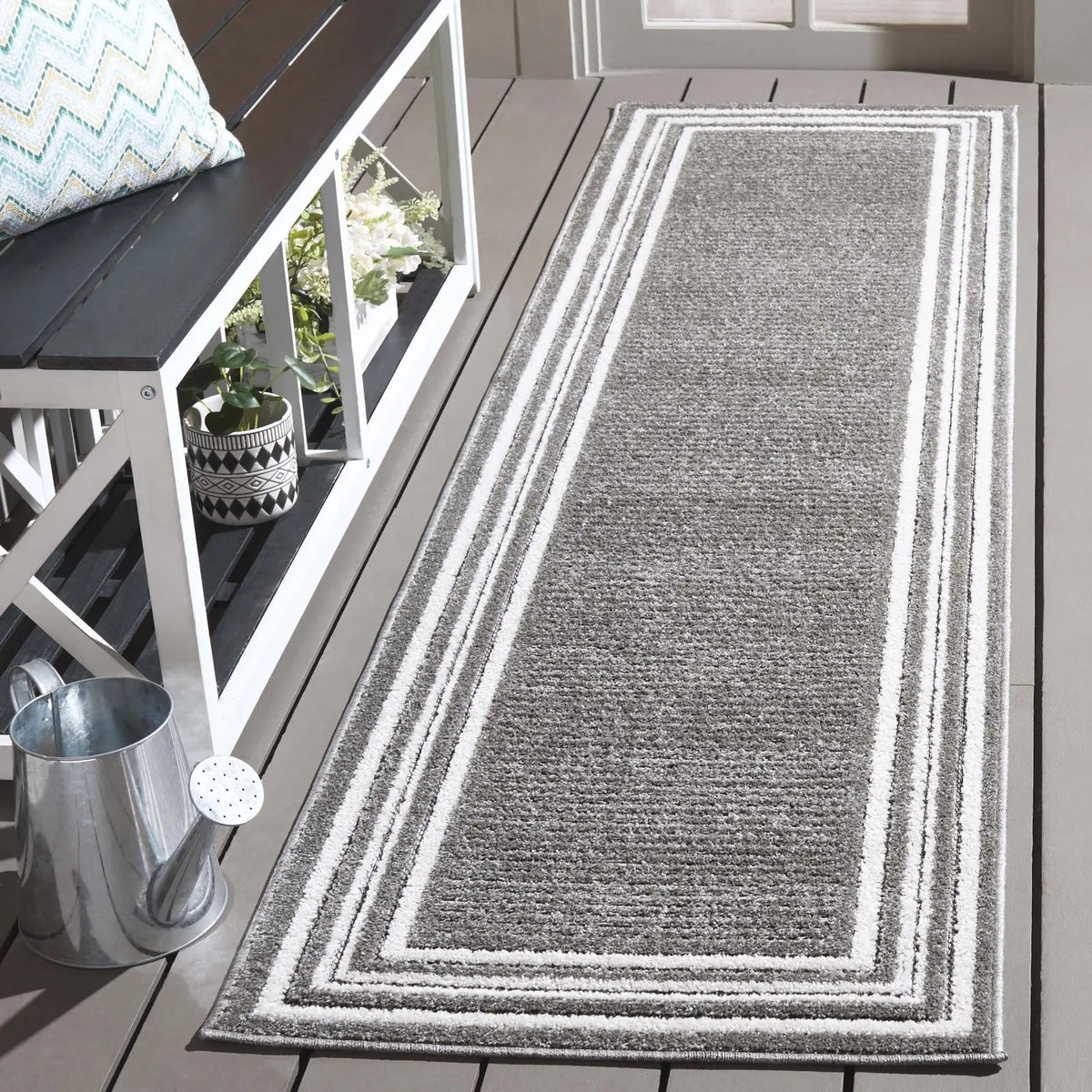 Safavieh Cabana 2'-2" x 8'-0" Rug in Grey / Ivory