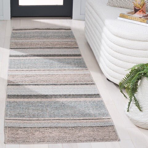 Safavieh Cabo Cab370Z Black/Light Blue Rug - Safavieh - cab370z - 7r