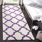 Safavieh Cambridge 2'-6" x 8'-0" Rug in Ivory / Purple