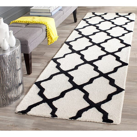 Safavieh Cambridge Cam121W Ivory / Black Rugs - Safavieh - cam121w - 6sq