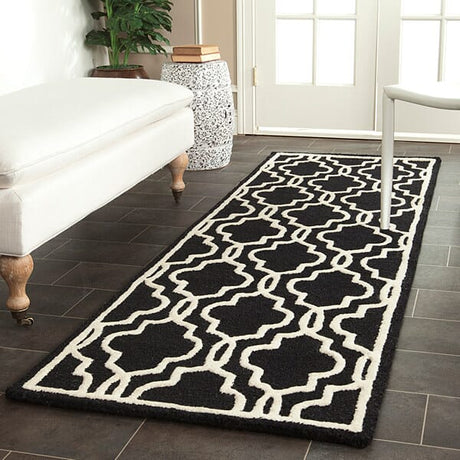 Safavieh Cambridge Cam131E Black / Ivory Rugs - Safavieh - cam131e - 6sq