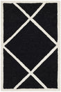 Safavieh Cambridge 2'-0" x 3'-0" Rug in Black / Ivory
