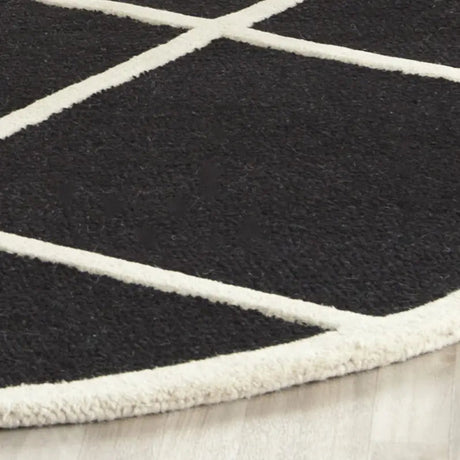Safavieh Cambridge 6'-0" x 6'-0" Rug in Black / Ivory