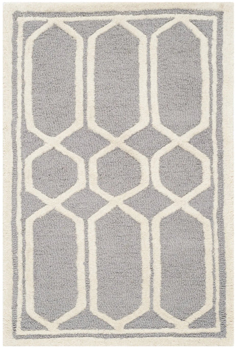 Safavieh Cambridge 2'-0" x 3'-0" Rug in Silver / Ivory