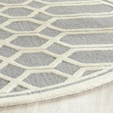 Safavieh Cambridge 6'-0" x 6'-0" Rug in Silver / Ivory