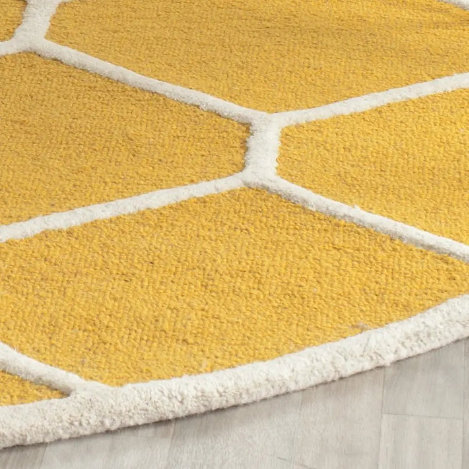 Safavieh Cambridge 6'-0" x 6'-0" Rug in Gold / Ivory