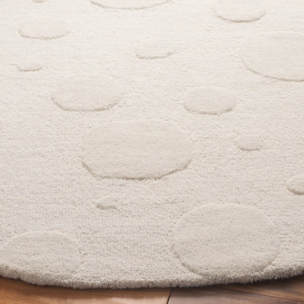 Safavieh Cambridge 6'-0" x 6'-0" Rug in Ivory