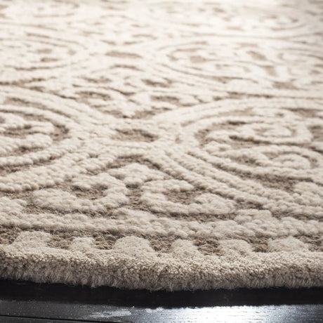 Safavieh Cambridge 6'-0" x 6'-0" Rug in Tan / Multi