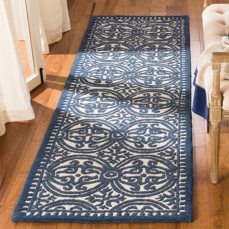 Safavieh Cambridge Cam232B Ivory/Navy Rug - Safavieh - cam232b - 4r