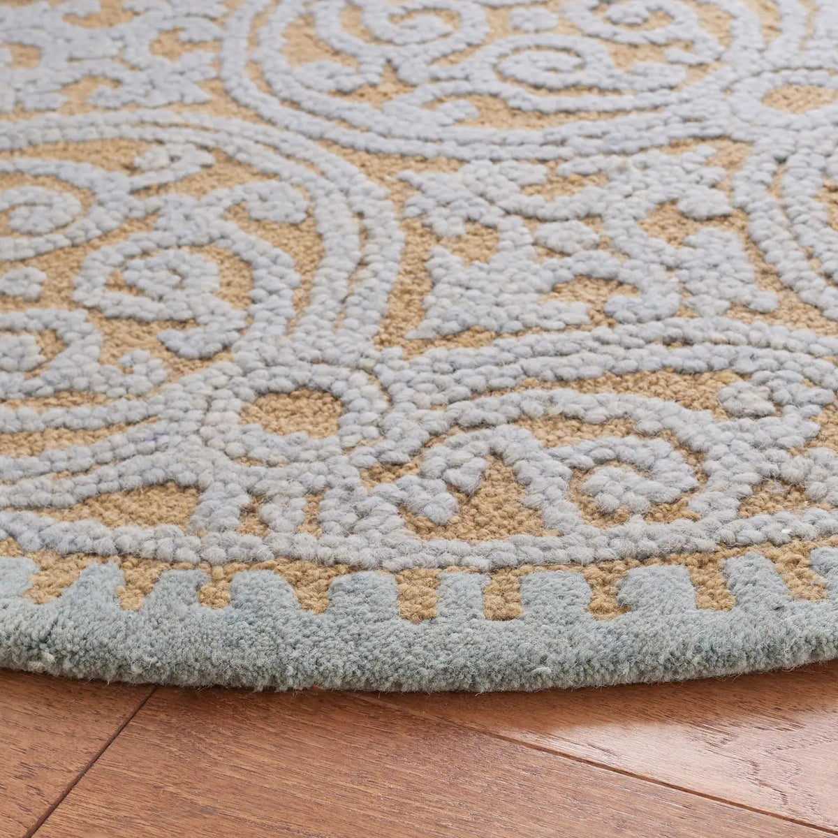 Safavieh Cambridge 6'-0" x 6'-0" Rug in Blue / Gold