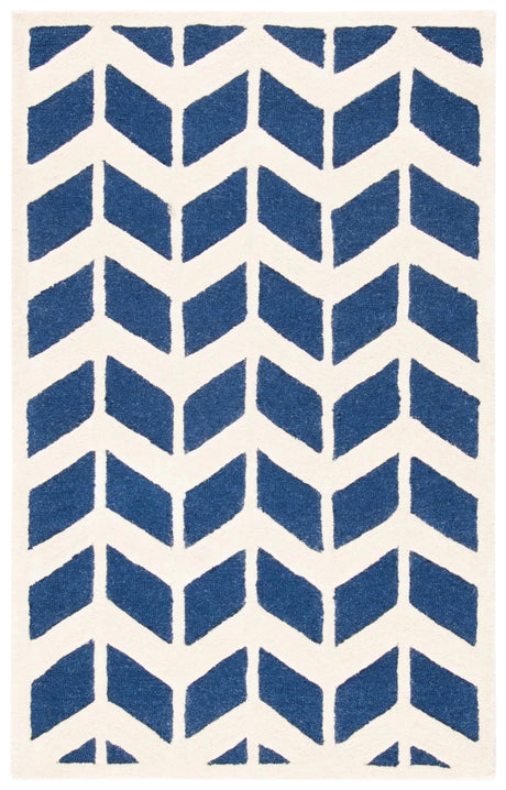 Safavieh Cambridge 3'-0" x 5'-0" Rug in Navy / Ivory