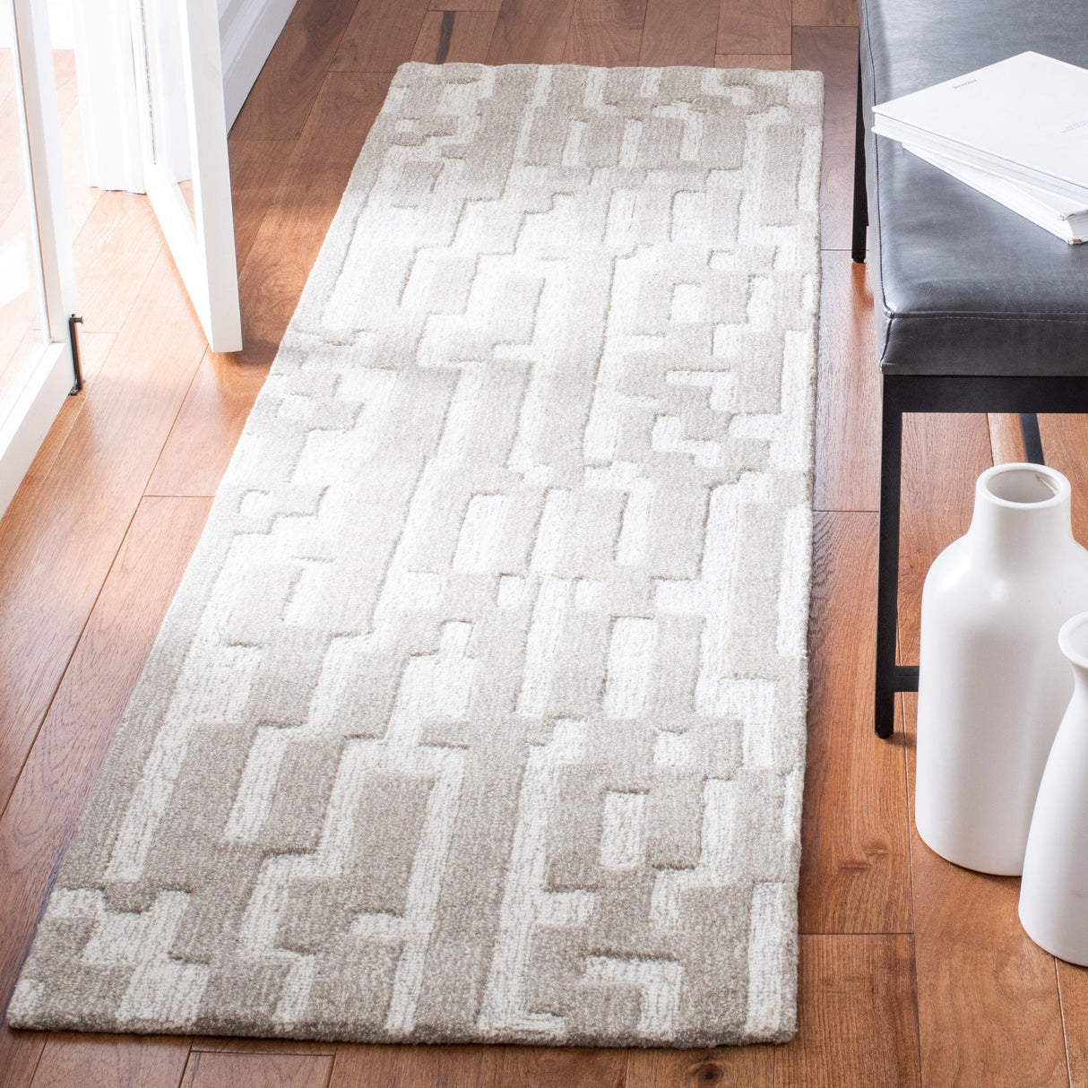 Safavieh Cambridge Cam734B Beige/Grey Rugs - Safavieh - cam734b - 6r