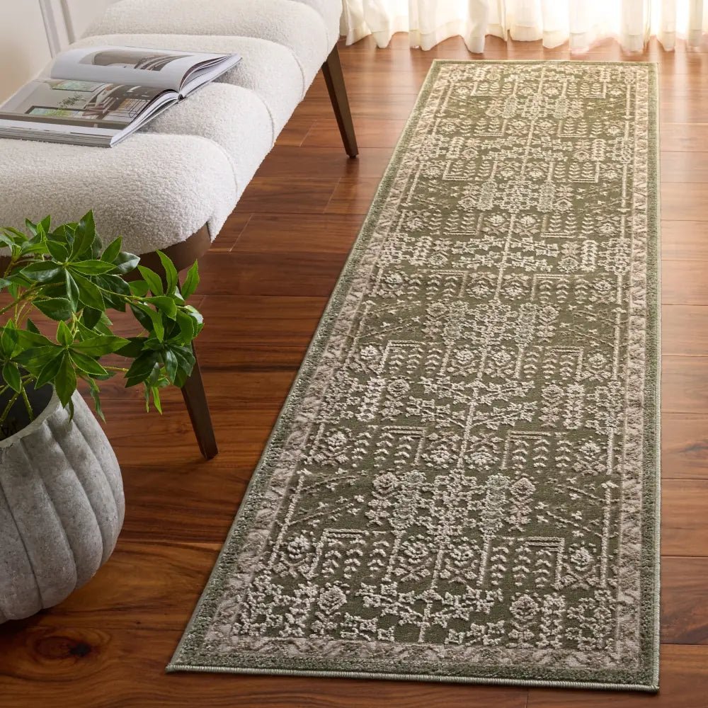 Safavieh Cameron 2'-2" x 8'-0" Rug in Green / Ivory