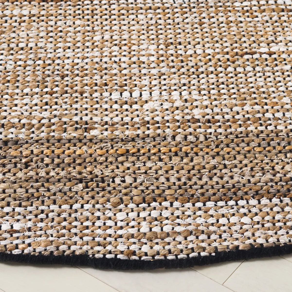 Safavieh Cape Cod 6'-0" x 6'-0" Rug in Ivory / Beige