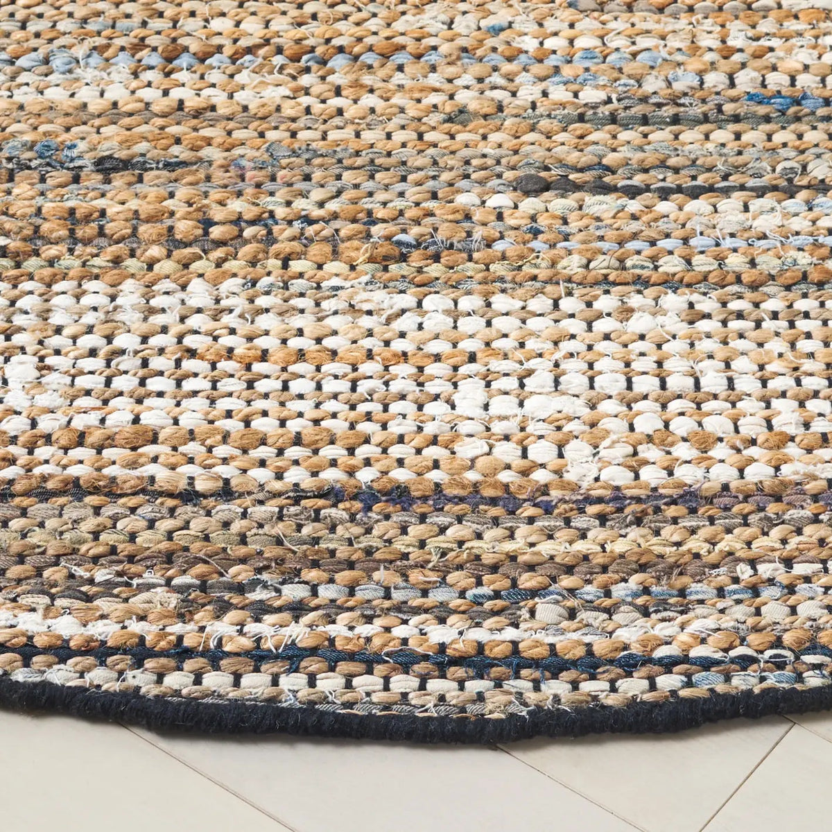 Safavieh Cape Cod 6'-0" x 6'-0" Rug in Blue / Beige