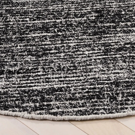Safavieh Cape Cod 6'-0" x 6'-0" Rug in Ivory / Black