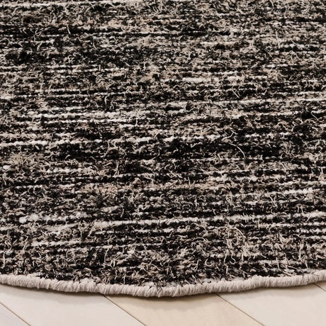 Safavieh Cape Cod 6'-0" x 6'-0" Rug in Beige / Black